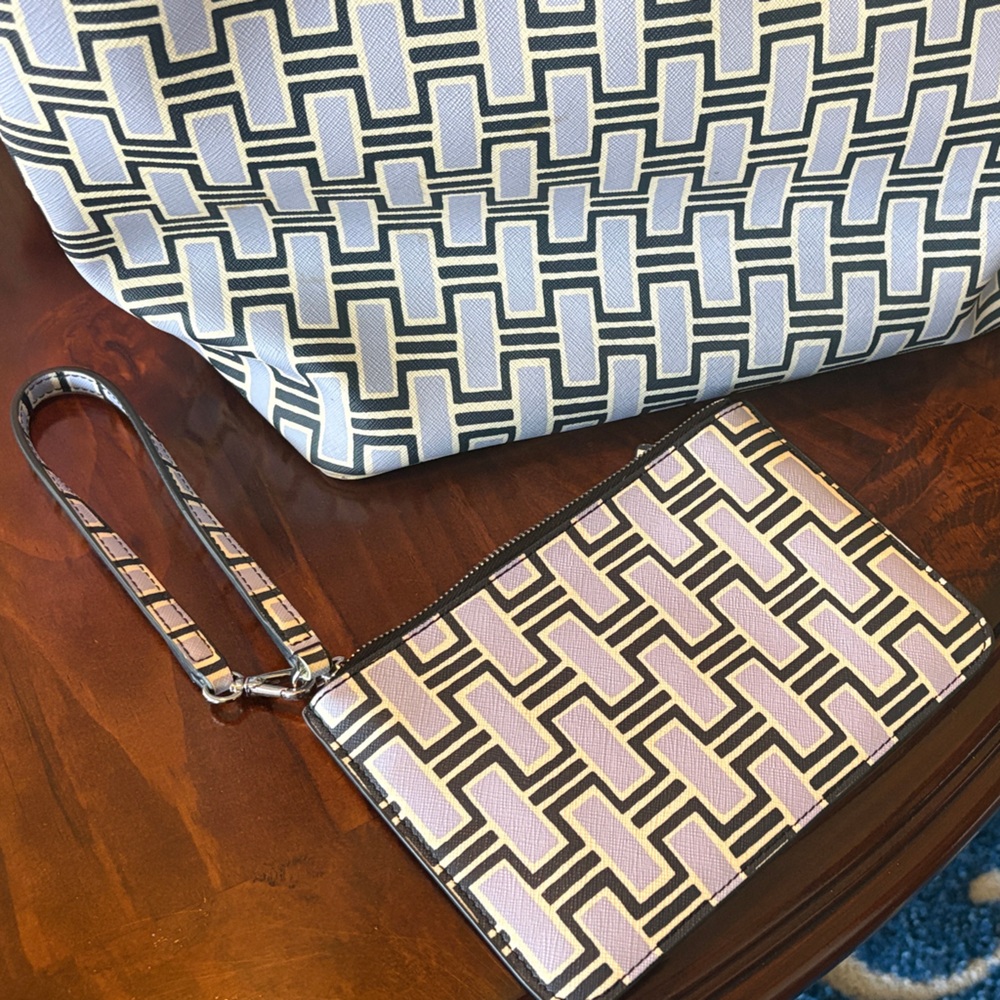 Kate Spade Stylish Geometric Patterned Tote Bag with matching wristlet - Picture 13 of 13